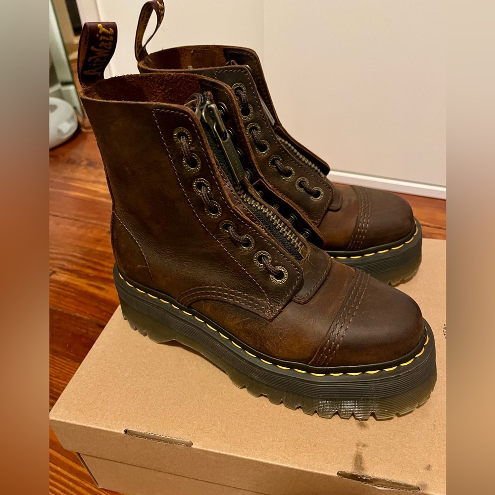 Dr. Martens Sinclair in Crazy horse US6 - Picture 2 of 5